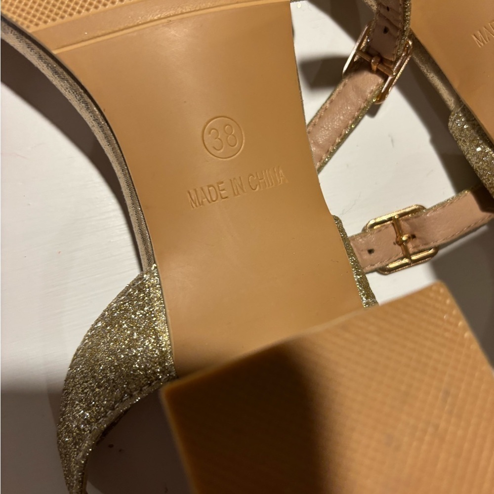 Elegant Gold Sandals - Picture 5 of 5